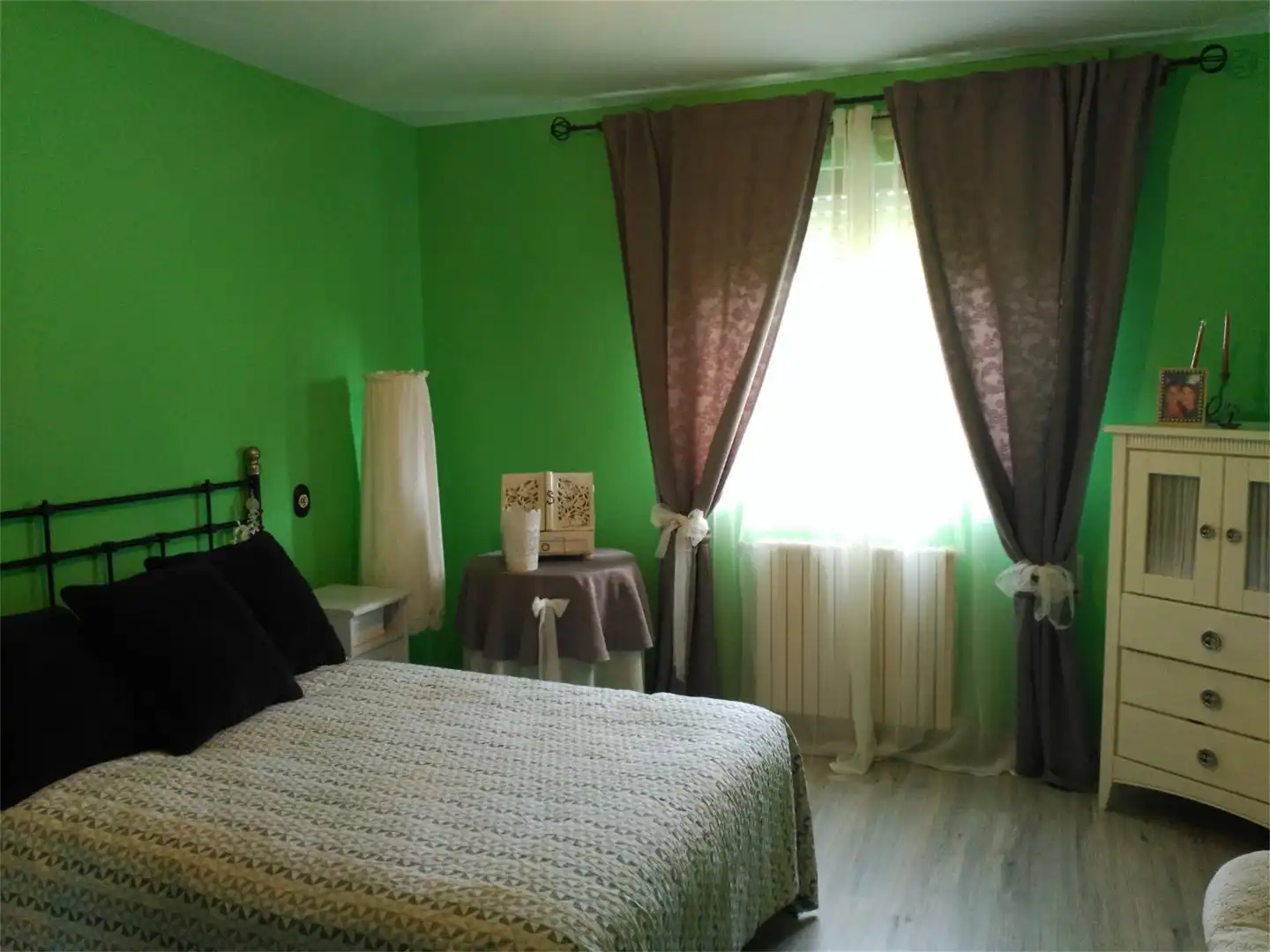 Bedroom of Houses for sale in Santovenia de la Valdoncina  with Heating, Private garden and Parquet flooring