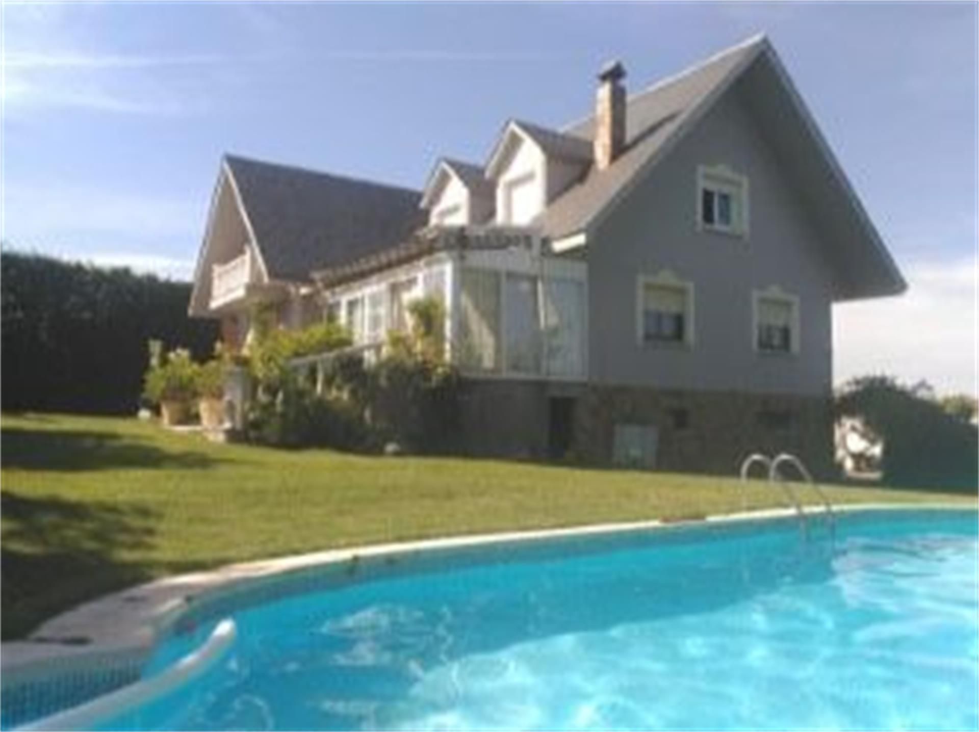 Swimming pool of House or chalet for sale in Santovenia de la Valdoncina  with Heating, Private garden and Parquet flooring