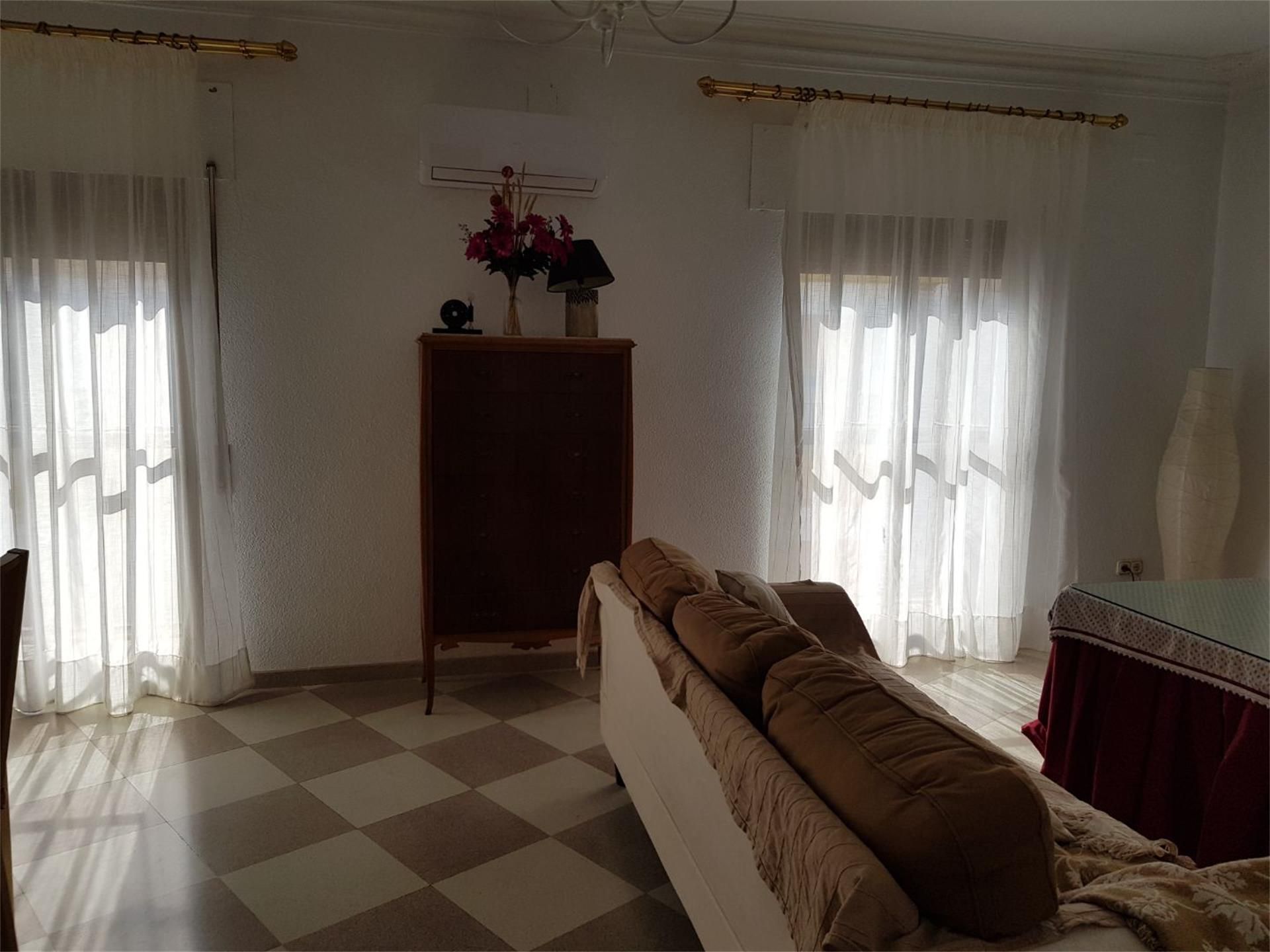 Living room of Flat for sale in Fernán-Núñez  with Air Conditioner, Heating and Terrace