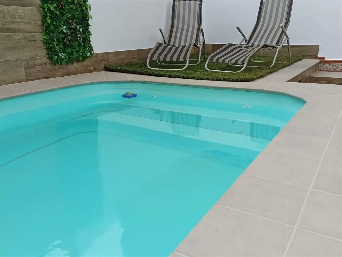 Casa adosada en venta en Calle Flora Tristán, 13, Morón de la Frontera Piscina de Casa adosada en venta en Morón de la Frontera con Aire acondicionado, Piscina y Balcón