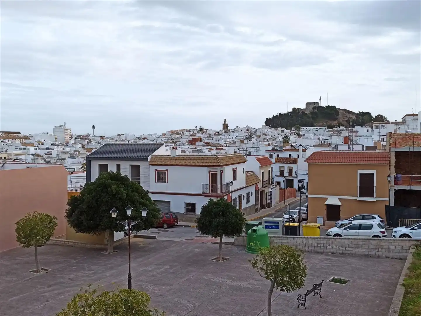 Casa adosada en venta en Calle Flora Tristán, 13, Morón de la Frontera Vista exterior de Casa adosada en venta en Morón de la Frontera con Aire acondicionado, Piscina y Balcón