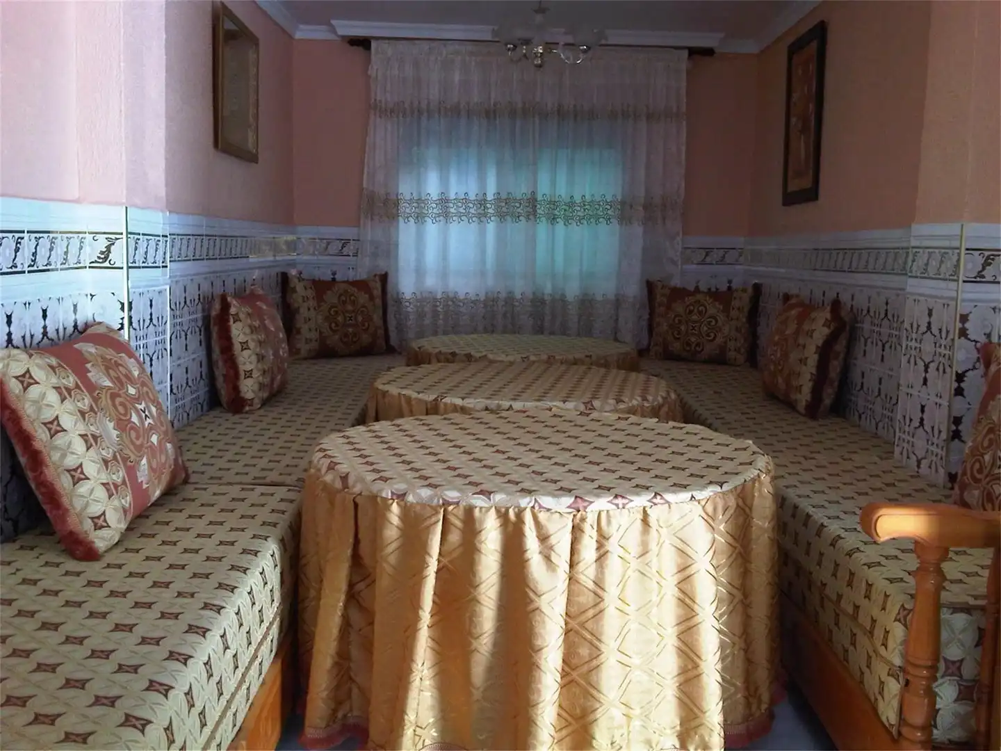 Casa adosada en venta en Calle Luis Cernuda, Centro Habitación de Casa adosada en venta en Melilla con Trastero, Amueblado y Horno
