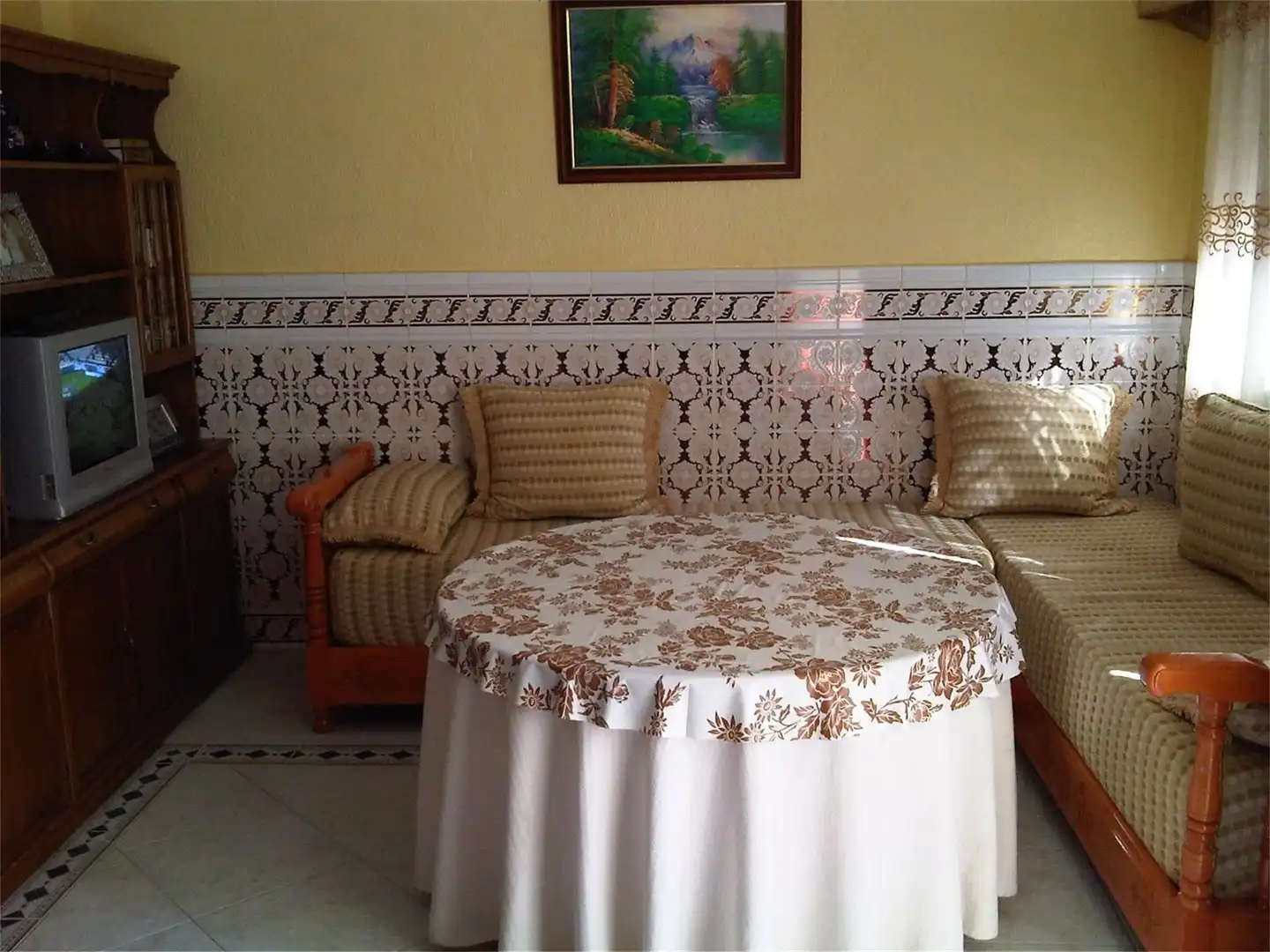 Casa adosada en venta en Calle Luis Cernuda, Centro Comedor de Casa adosada en venta en Melilla con Trastero, Amueblado y Horno