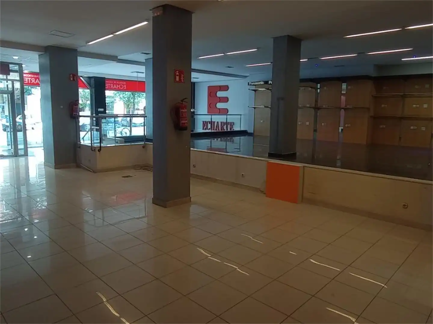 Local de alquiler en Calle Adriano VI, 11, Lovaina Local de alquiler en Vitoria - Gasteiz con Aire acondicionado y Calefacción