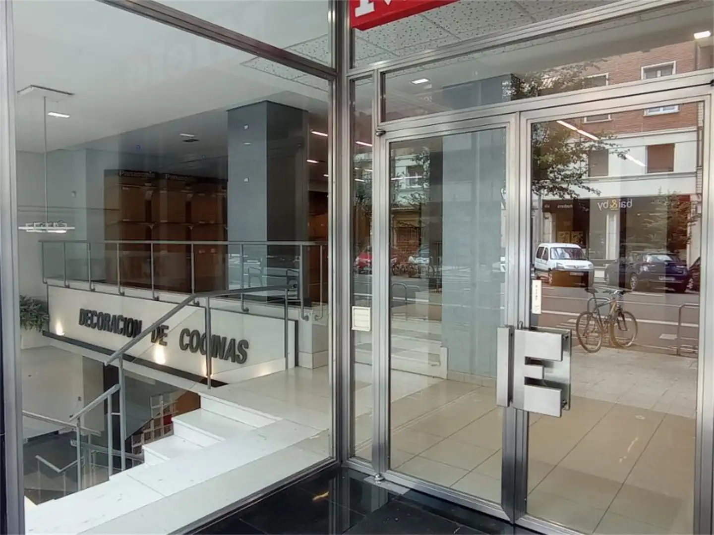 Local de alquiler en Calle Adriano VI, 11, Lovaina Local de alquiler en Vitoria - Gasteiz con Aire acondicionado y Calefacción