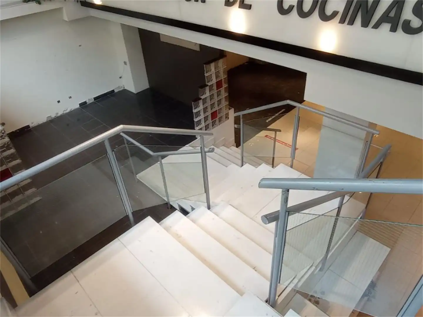 Local de alquiler en Calle Adriano VI, 11, Lovaina Local de alquiler en Vitoria - Gasteiz con Aire acondicionado y Calefacción