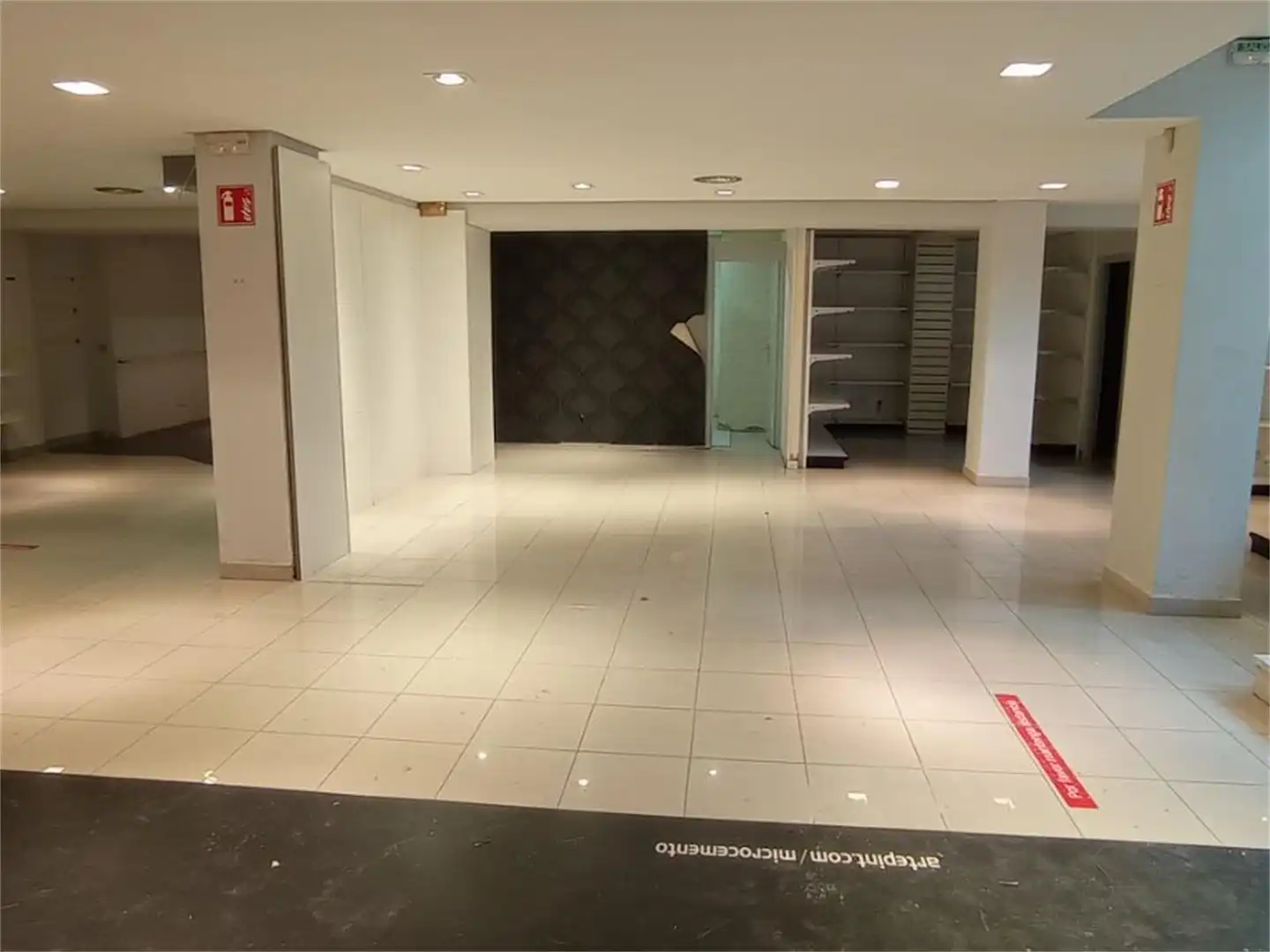 Local de alquiler en Calle Adriano VI, 11, Lovaina Local de alquiler en Vitoria - Gasteiz con Aire acondicionado y Calefacción