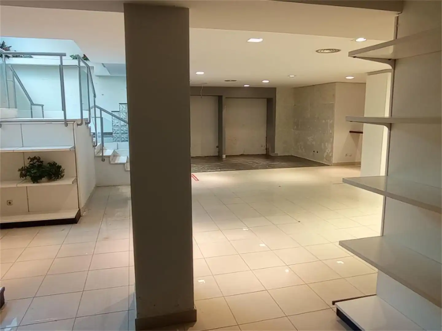 Local de alquiler en Calle Adriano VI, 11, Lovaina Local de alquiler en Vitoria - Gasteiz con Aire acondicionado y Calefacción