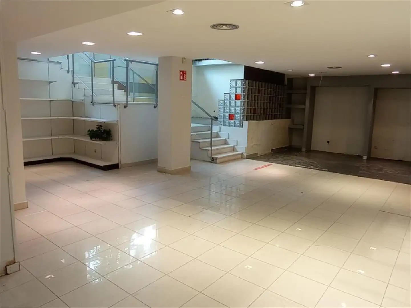 Local de alquiler en Calle Adriano VI, 11, Lovaina Local de alquiler en Vitoria - Gasteiz con Aire acondicionado y Calefacción