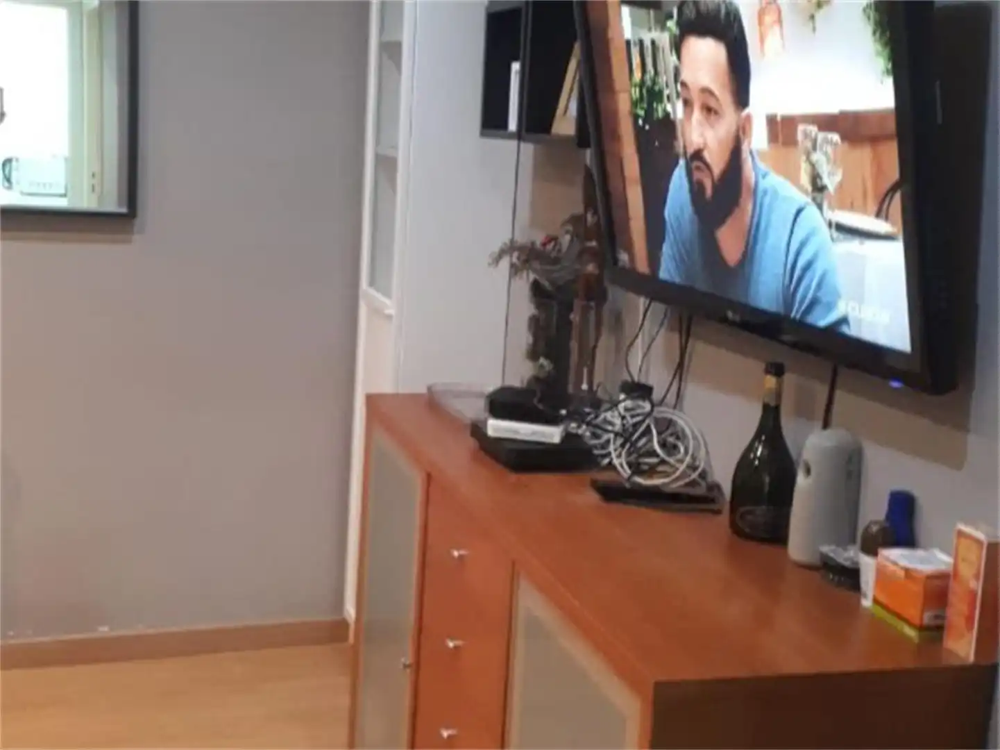 Sala de estar de Piso para compartir en Castelldefels con Aire acondicionado, Calefacción y Jardín privado