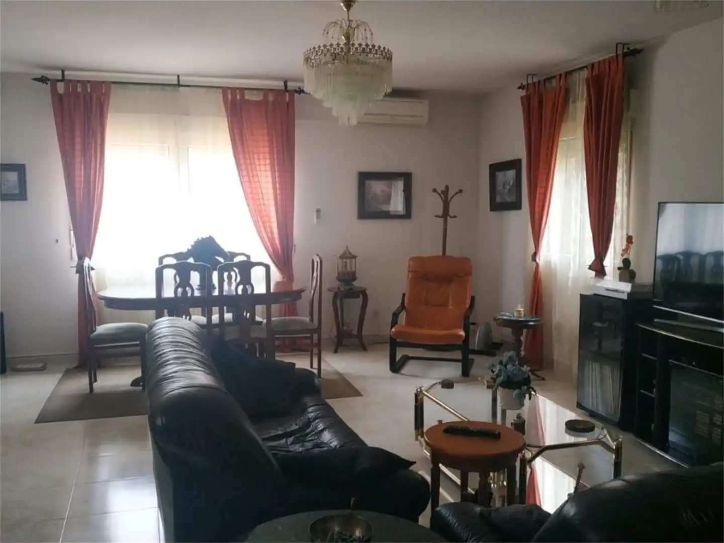Casa o chalet en venta en Calle Chaparros, 6, Pino Alto - Navarredonda Sala de estar de Casa o chalet en venta en Valdemorillo con Aire acondicionado y Terraza