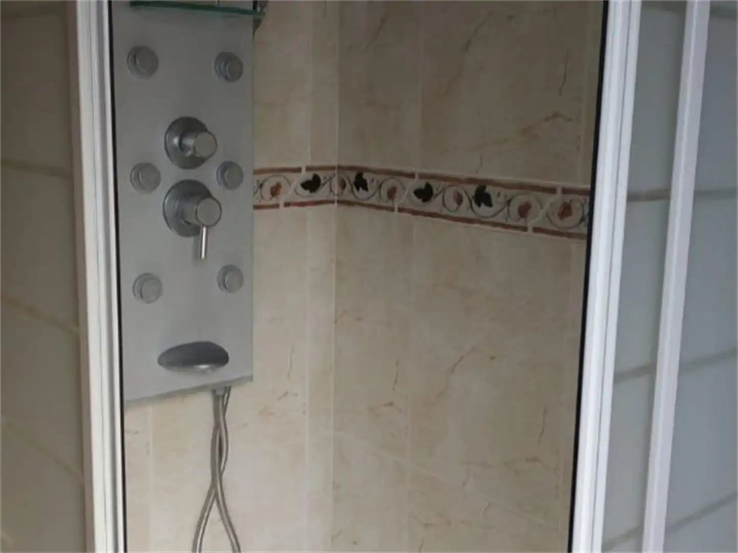 Casa o chalet en venta en Calle Chaparros, 6, Pino Alto - Navarredonda Baño de Casa o chalet en venta en Valdemorillo con Aire acondicionado y Terraza