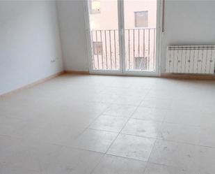 Living room of Flat for sale in Yuncler  with Balcony