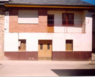 Vista exterior de Casa adosada en venda en Vega de Valcarce