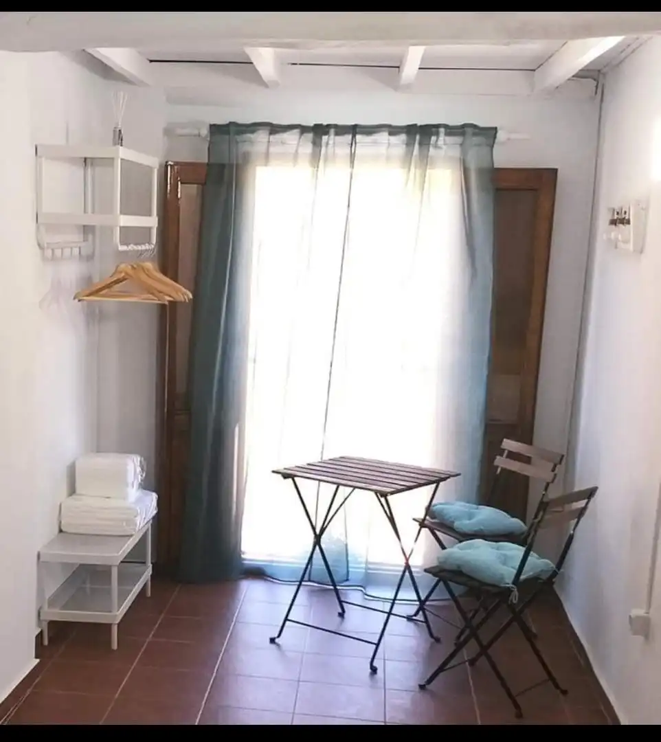 Casa adosada en venta en N-110, 102, Navaconcejo Habitación de Casa adosada en venta en Navaconcejo con Balcón