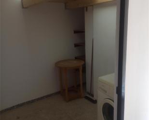 Box room to rent in Salamanca Capital