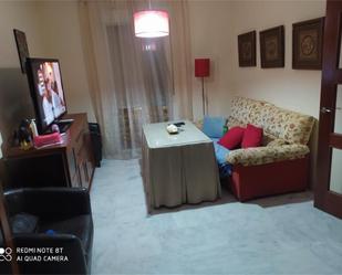 Sala d'estar de Pis de lloguer en Palma del Río amb Aire condicionat, Terrassa i Balcó