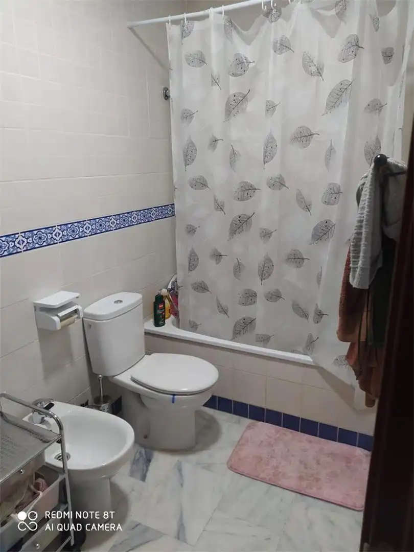 Baño de Piso de alquiler en Palma del Río con Aire acondicionado, Calefacción y Terraza