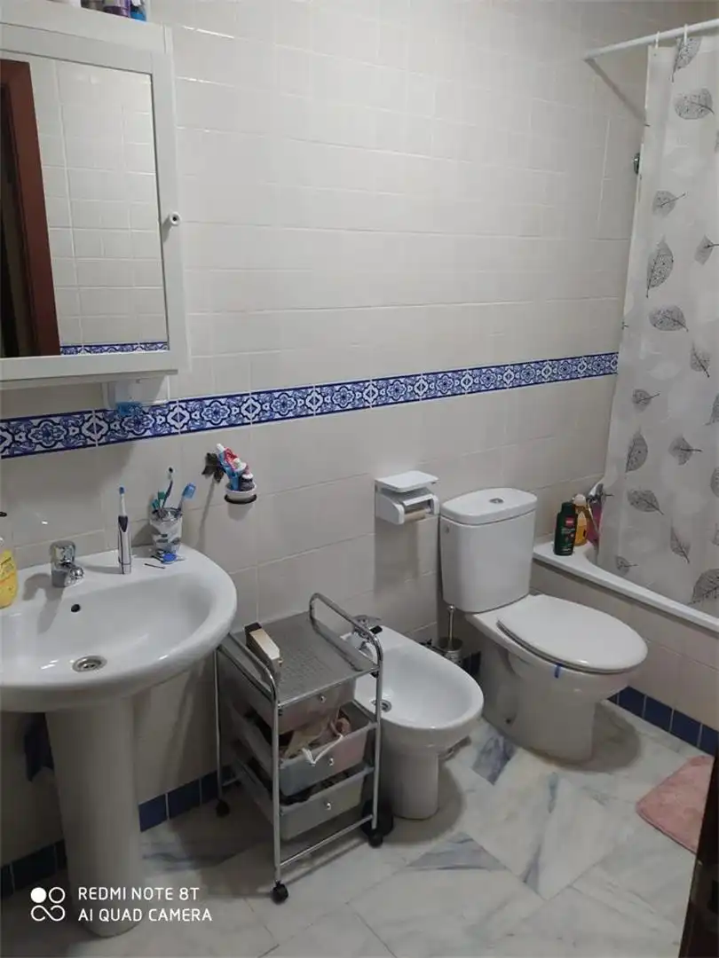Baño de Piso de alquiler en Palma del Río con Aire acondicionado, Calefacción y Terraza