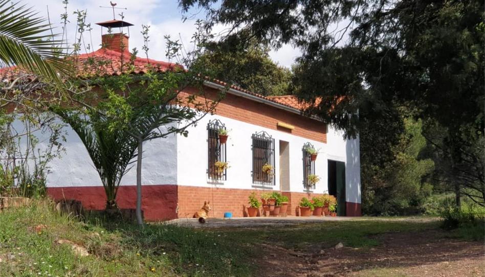 Foto 1 von Country house zum Verkauf in Calle Doctores Escobar y Monrreales, Villaviciosa de Córdoba, Córdoba