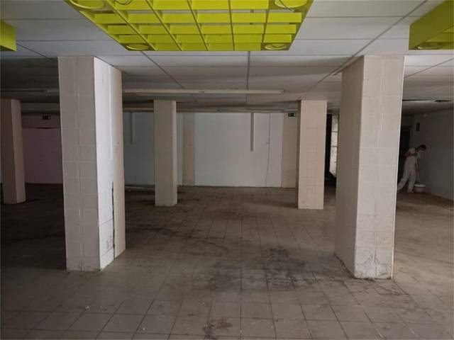 Local comercial en Venta en Calle Poeta Mas y Ros, 110 en L'Illa Perduda