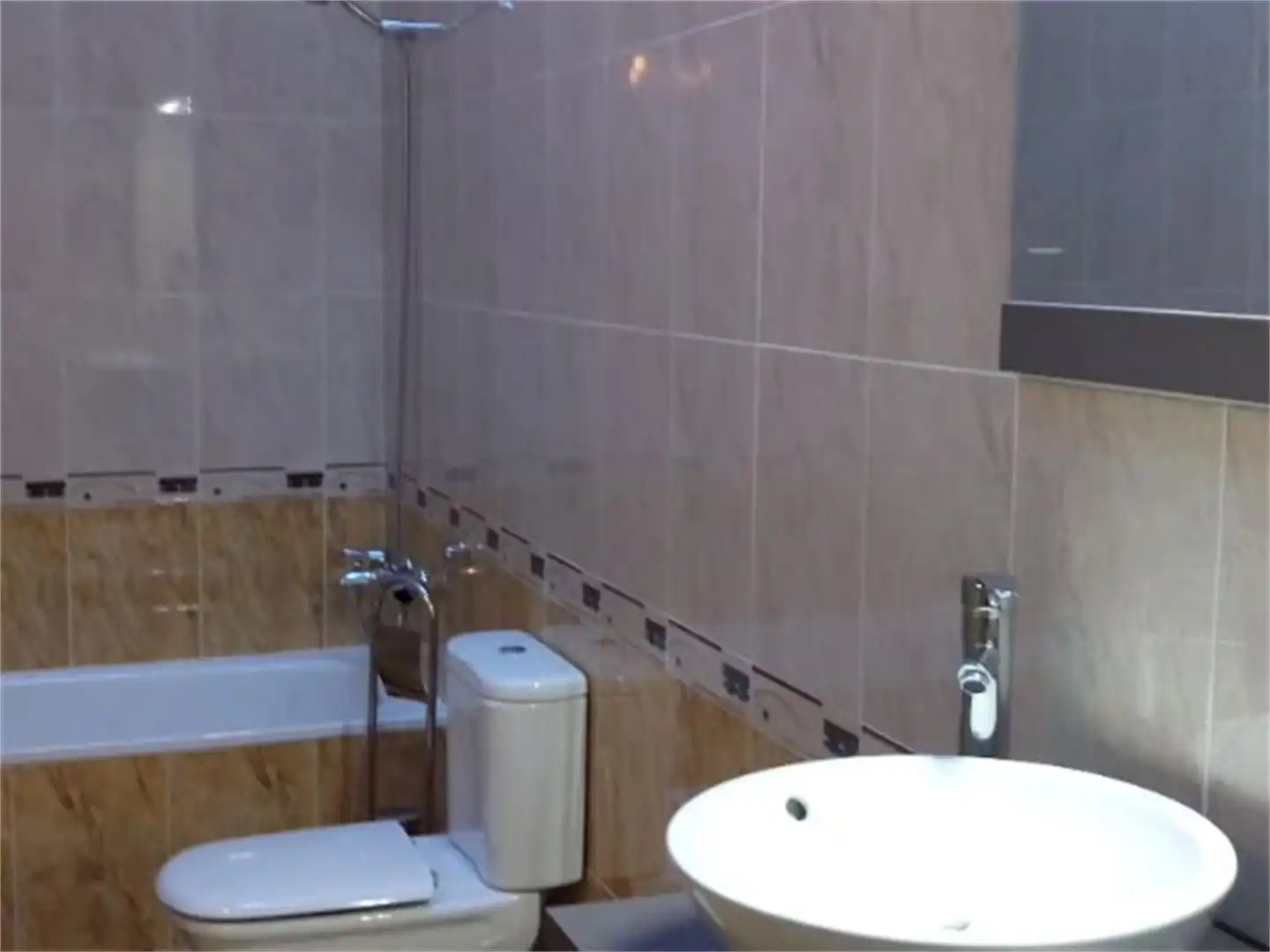 Houses for rent in Barrio el Carité, Hazas de Cesto Bathroom of Houses for rent in Hazas de Cesto with Terrace and Balcony
