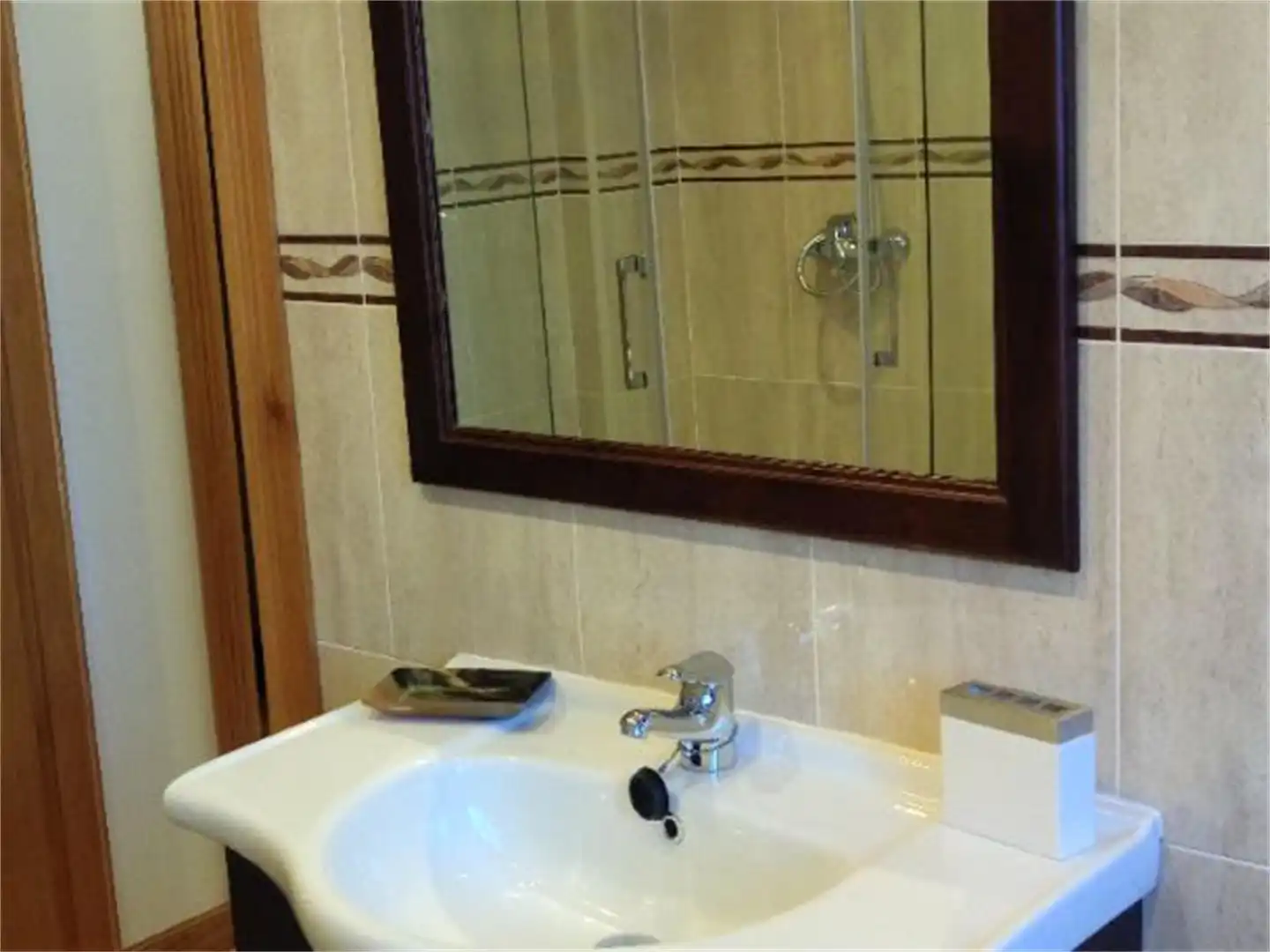 Houses for rent in Barrio el Carité, Hazas de Cesto Bathroom of Houses for rent in Hazas de Cesto with Terrace and Balcony