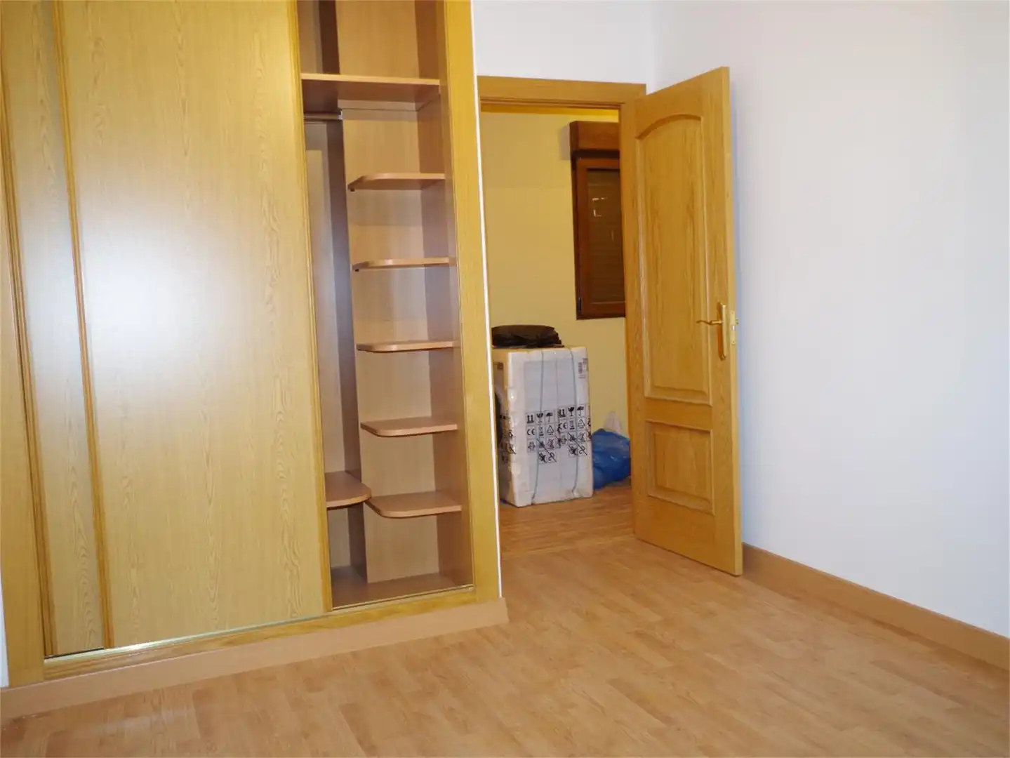 Wohnung zum Verkauf in Plaza de San Pascual, Pinos Puente Schlafzimmer von Wohnung zum Verkauf in Pinos Puente mit Balkon