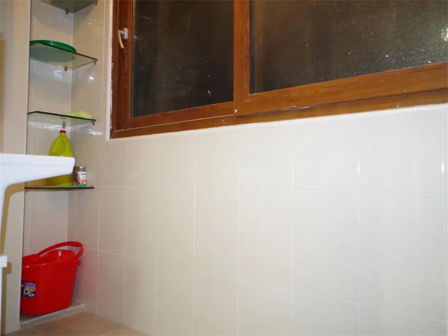 Wohnung zum Verkauf in Plaza de San Pascual, Pinos Puente Badezimmer von Wohnung zum Verkauf in Pinos Puente mit Balkon