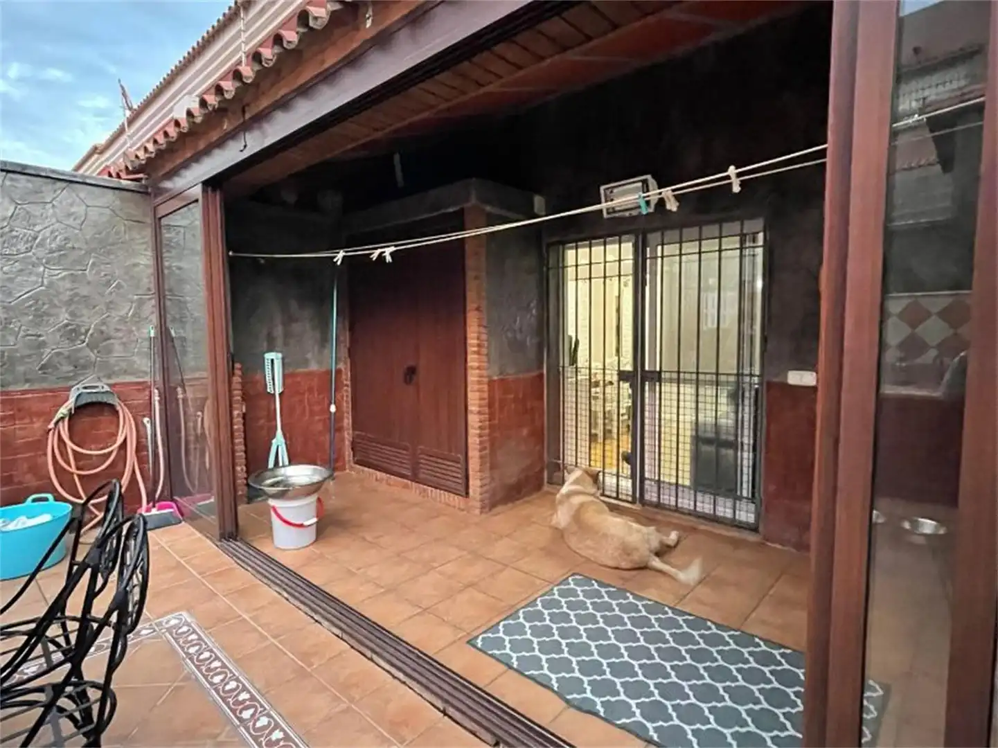 Exterior view of Detached homes for sale in Algeciras  with Air Conditioner, Heating and Private garden