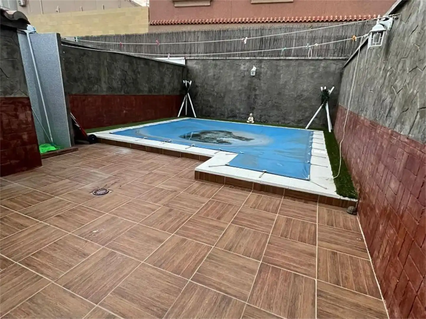 Swimming pool of Detached homes for sale in Algeciras  with Air Conditioner, Heating and Private garden
