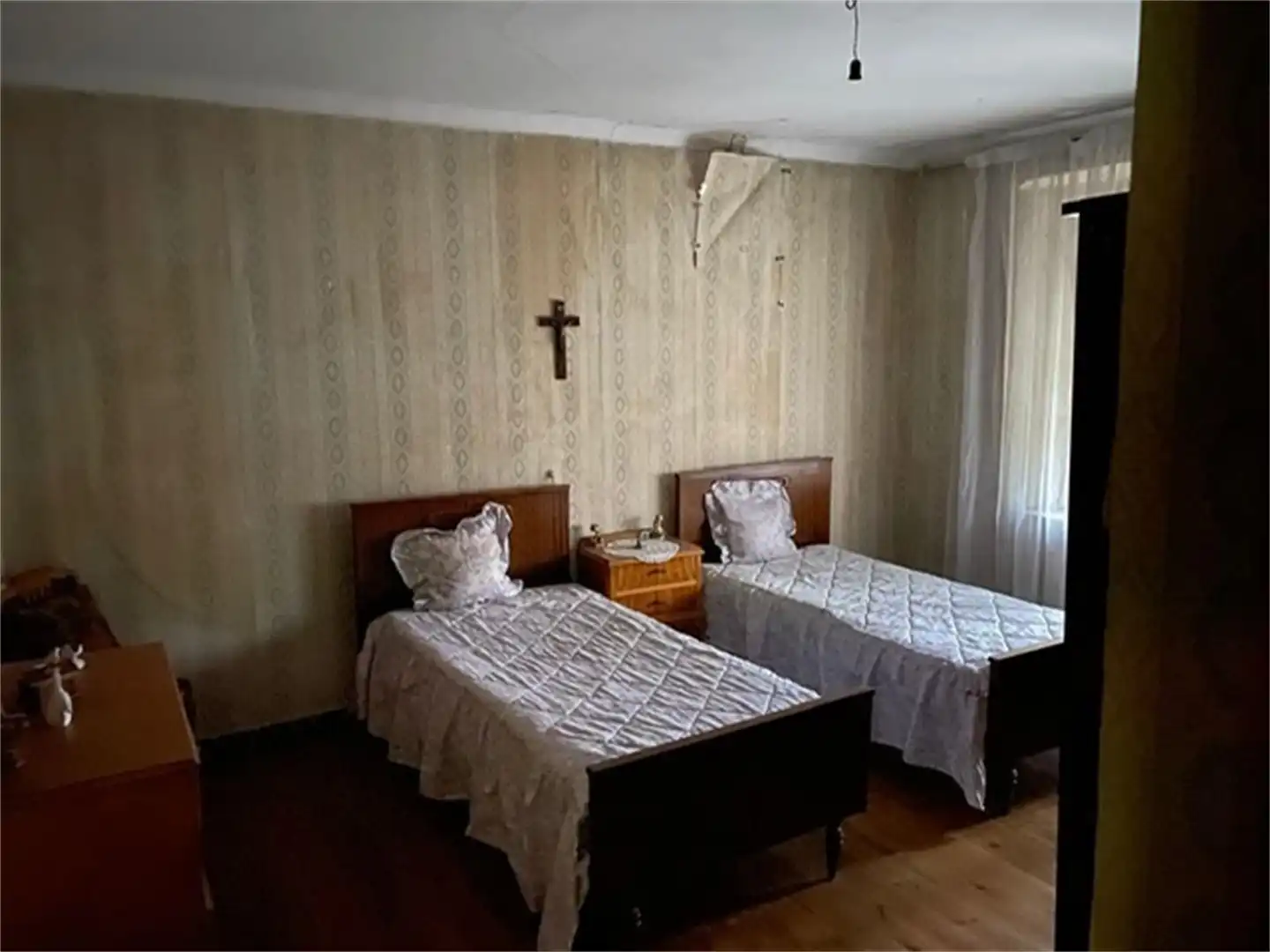 Casa o xalet en venda a Calle Real, Regumiel de la Sierra Dormitori de Casa o xalet en venda en Regumiel de la Sierra
