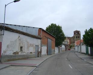 Vista exterior de Planta baixa en venda en La Zarza (Valladolid)