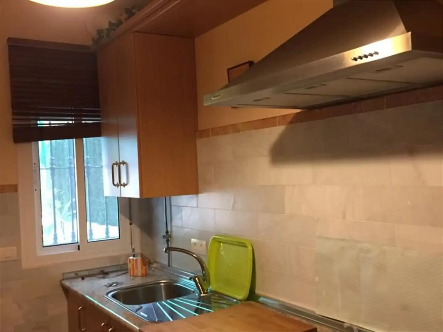 Küche von Einfamilien-Reihenhaus zum Verkauf in Calañas mit Klimaanlage, Terrasse und Abstellraum