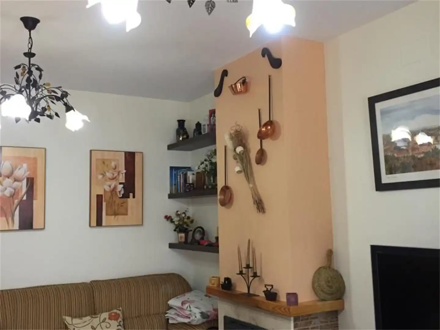 Küche von Einfamilien-Reihenhaus zum Verkauf in Calañas mit Klimaanlage, Terrasse und Abstellraum