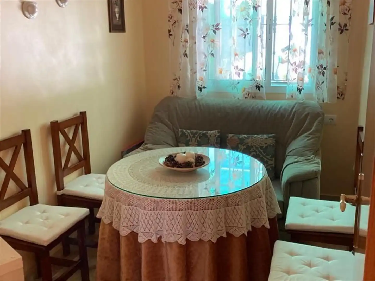 Esszimmer von Einfamilien-Reihenhaus zum Verkauf in Calañas mit Klimaanlage, Terrasse und Abstellraum