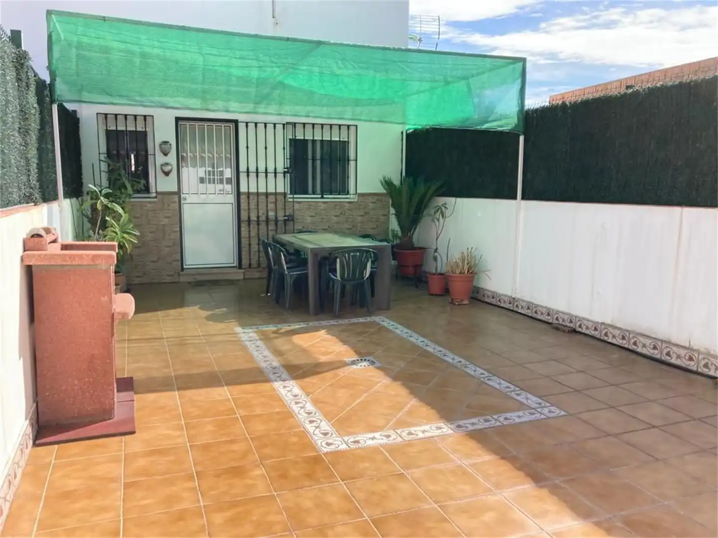 Terrasse von Einfamilien-Reihenhaus zum Verkauf in Calañas mit Klimaanlage, Terrasse und Abstellraum