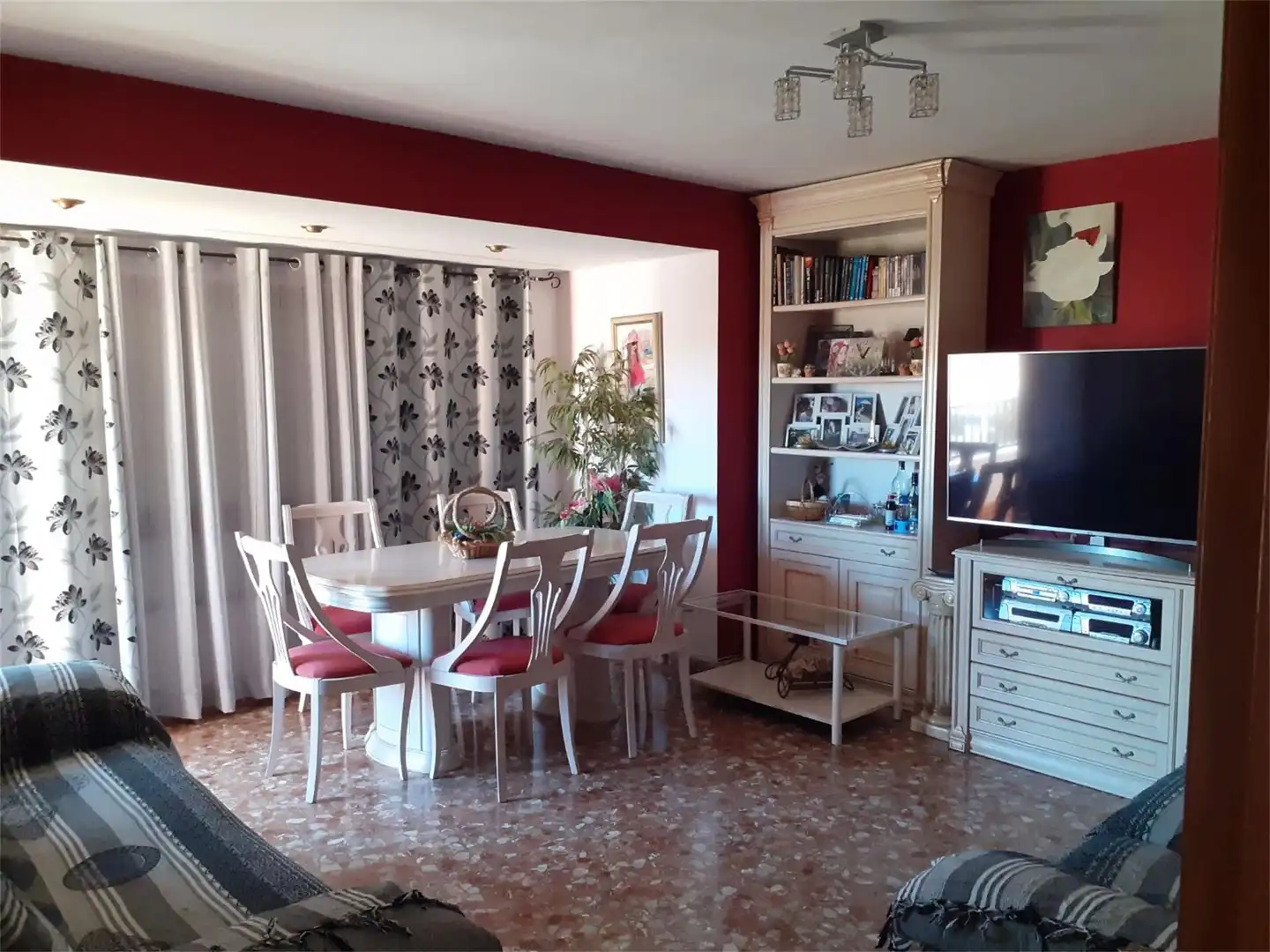 Piso en venta en Calle del Papa Alejandro VI, 16, Oliva pueblo Comedor de Piso en venta en Oliva con Aire acondicionado, Amueblado y Balcón