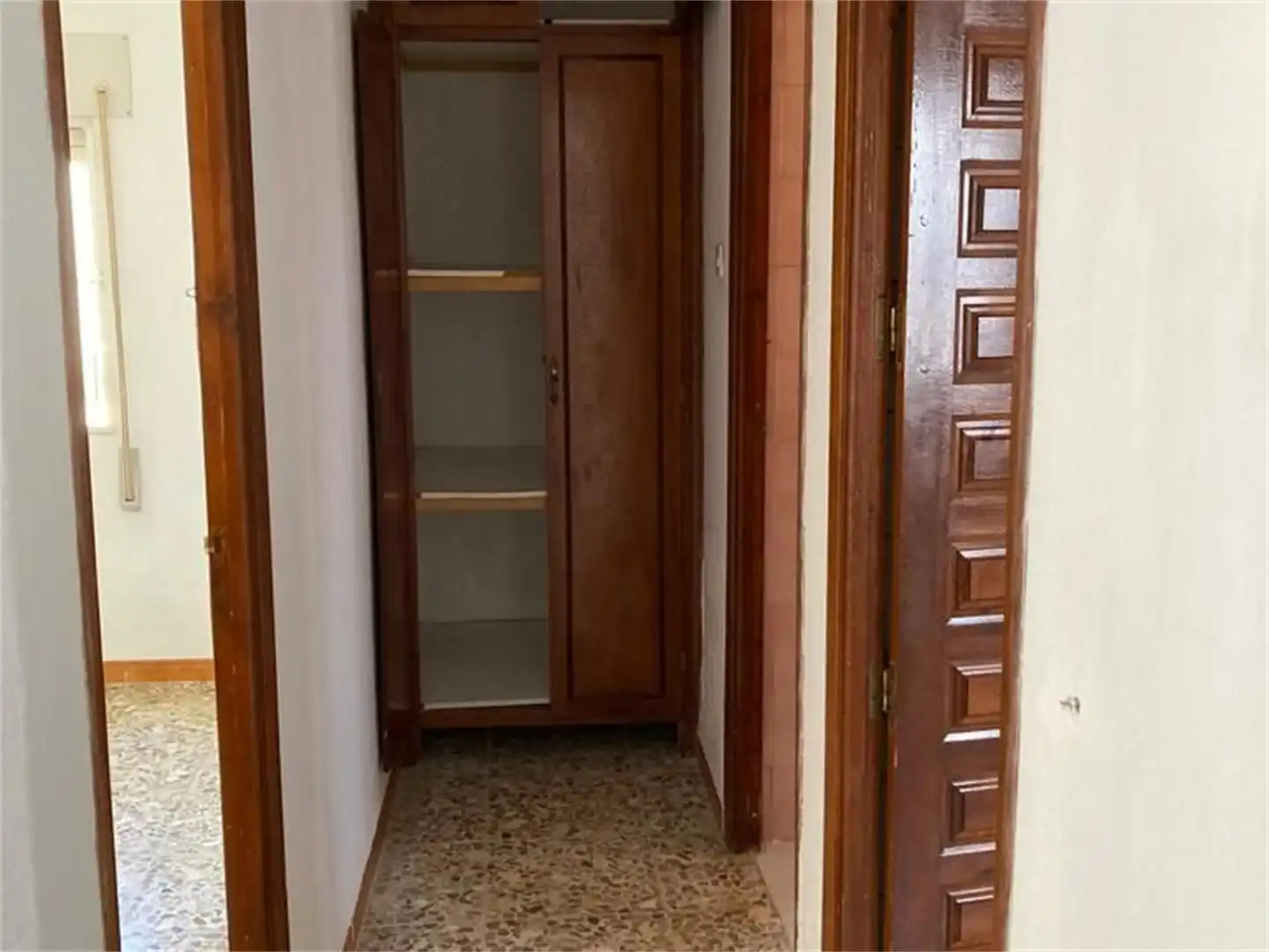 Casa adosada en venta en La Puebla de los Infantes