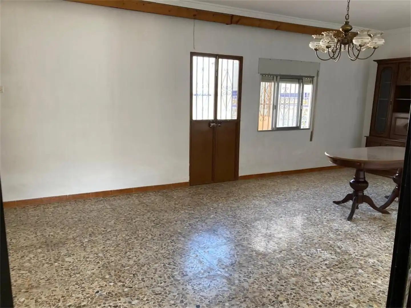 Casa adosada en venta en La Puebla de los Infantes