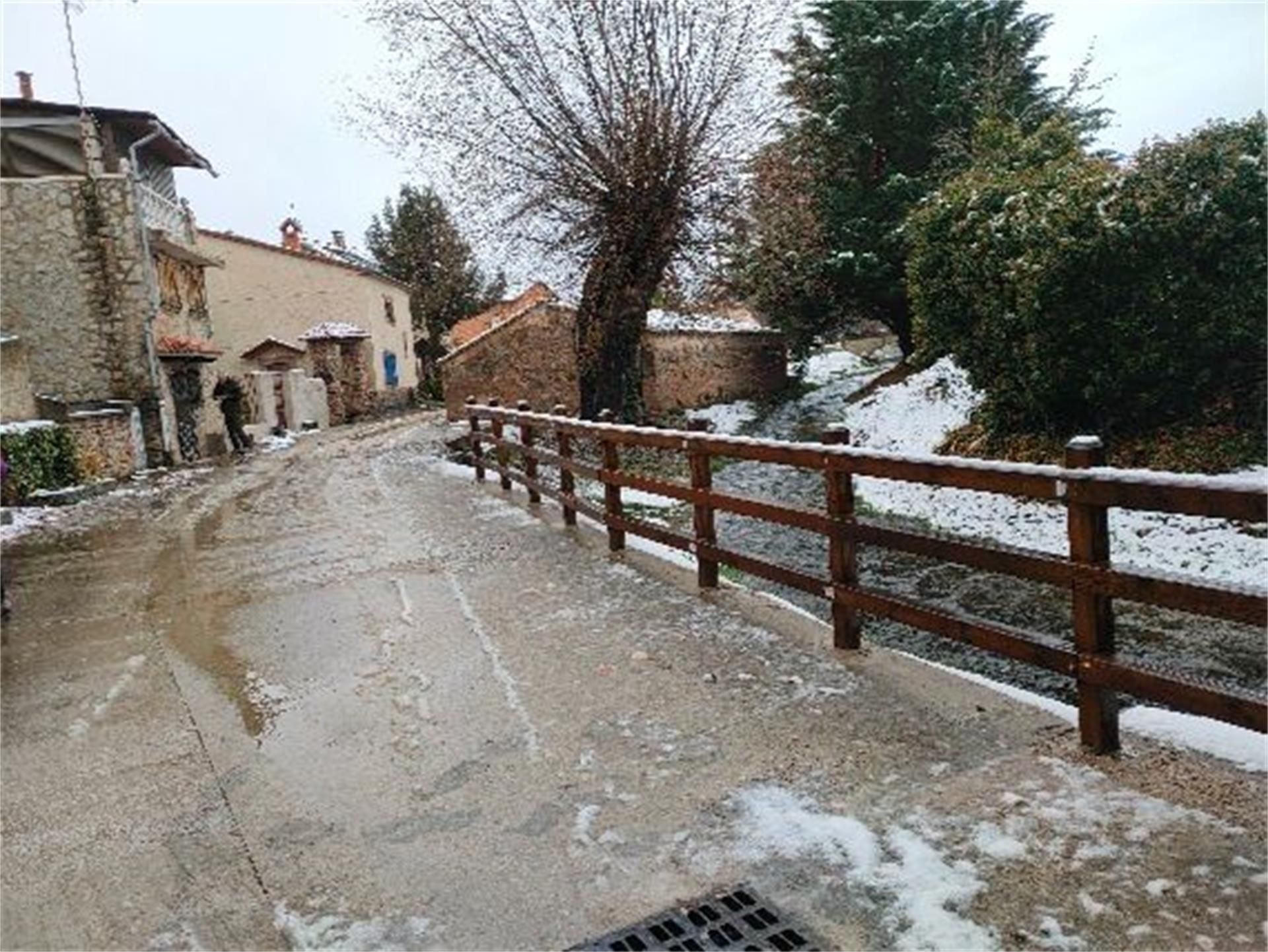 Exterior view of Country house for sale in Arcos de Jalón  with Private garden, Terrace and Storage room