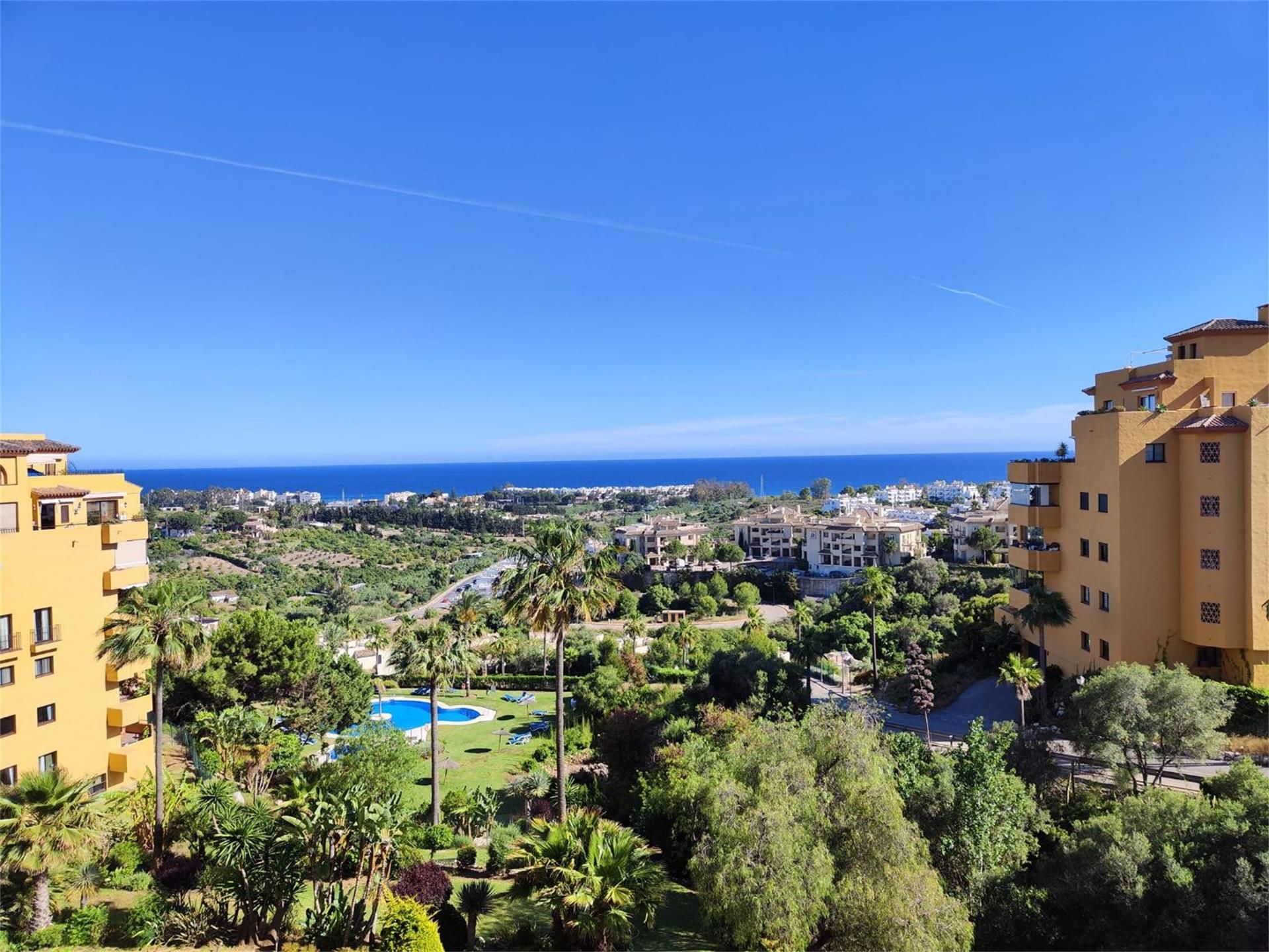 Flat for sale in Calle del Collar, La Concha - Resina Golf