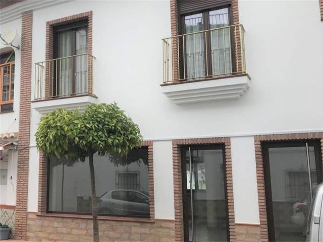 Local comercial en Alquiler en Plaza Don Rafael Alcoba, 7 en Sayalonga