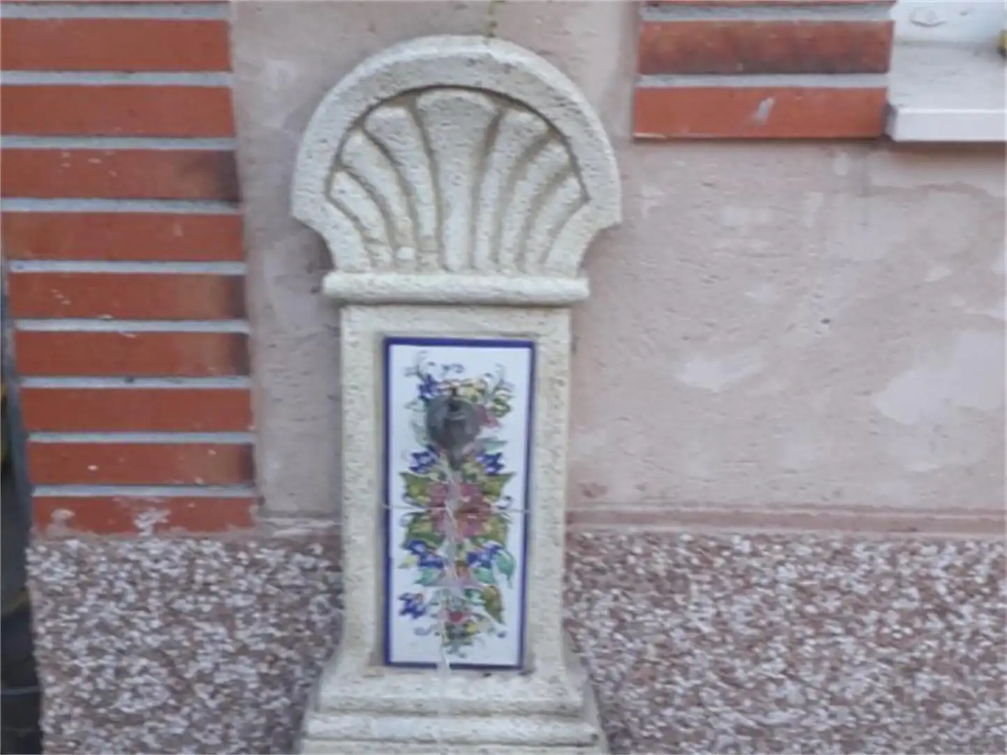 Vista exterior de Casa adosada en venta en Remondo con Calefacción, Jardín privado y Amueblado