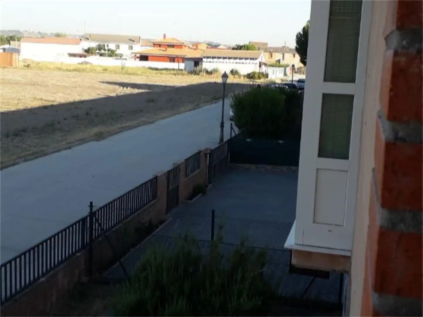 Vista exterior de Casa adosada en venta en Remondo con Calefacción, Jardín privado y Amueblado