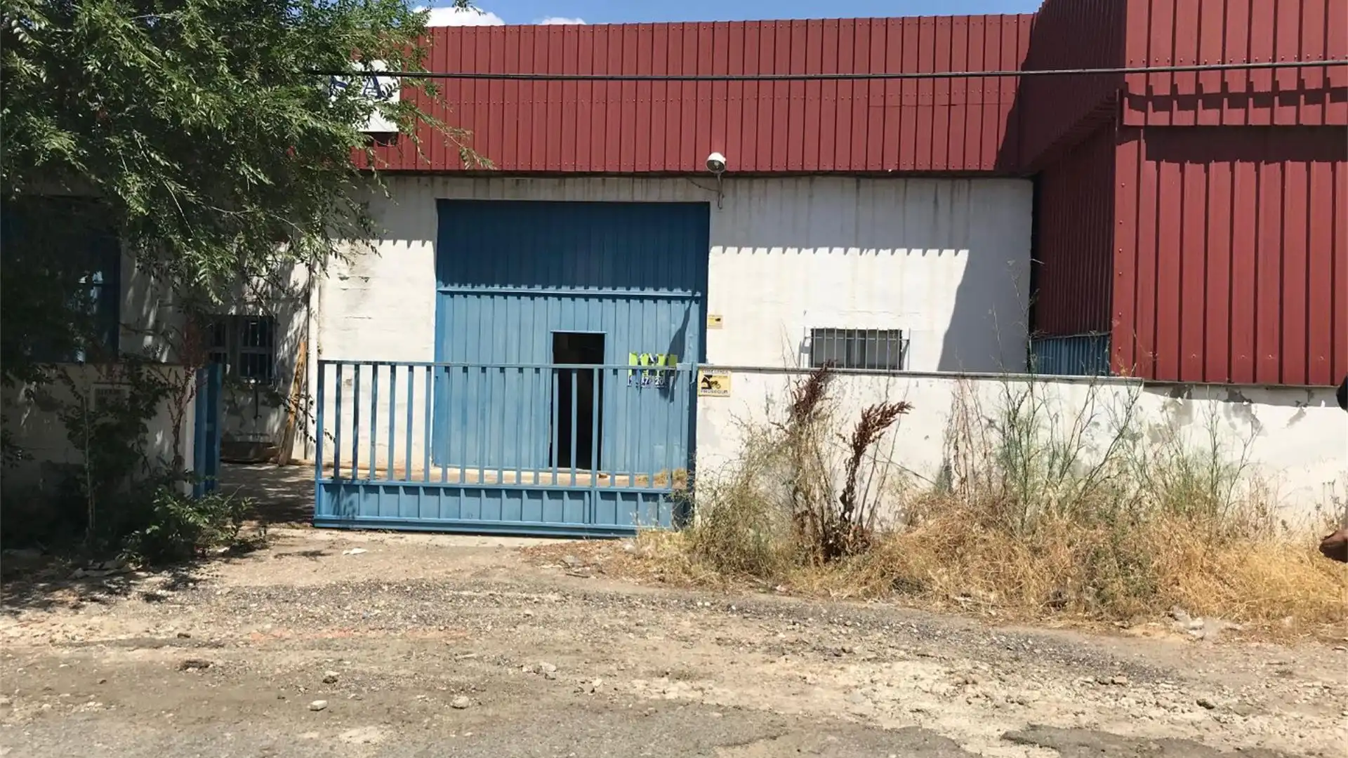 Vista exterior de Nave industrial en venta en Paracuellos de Jarama