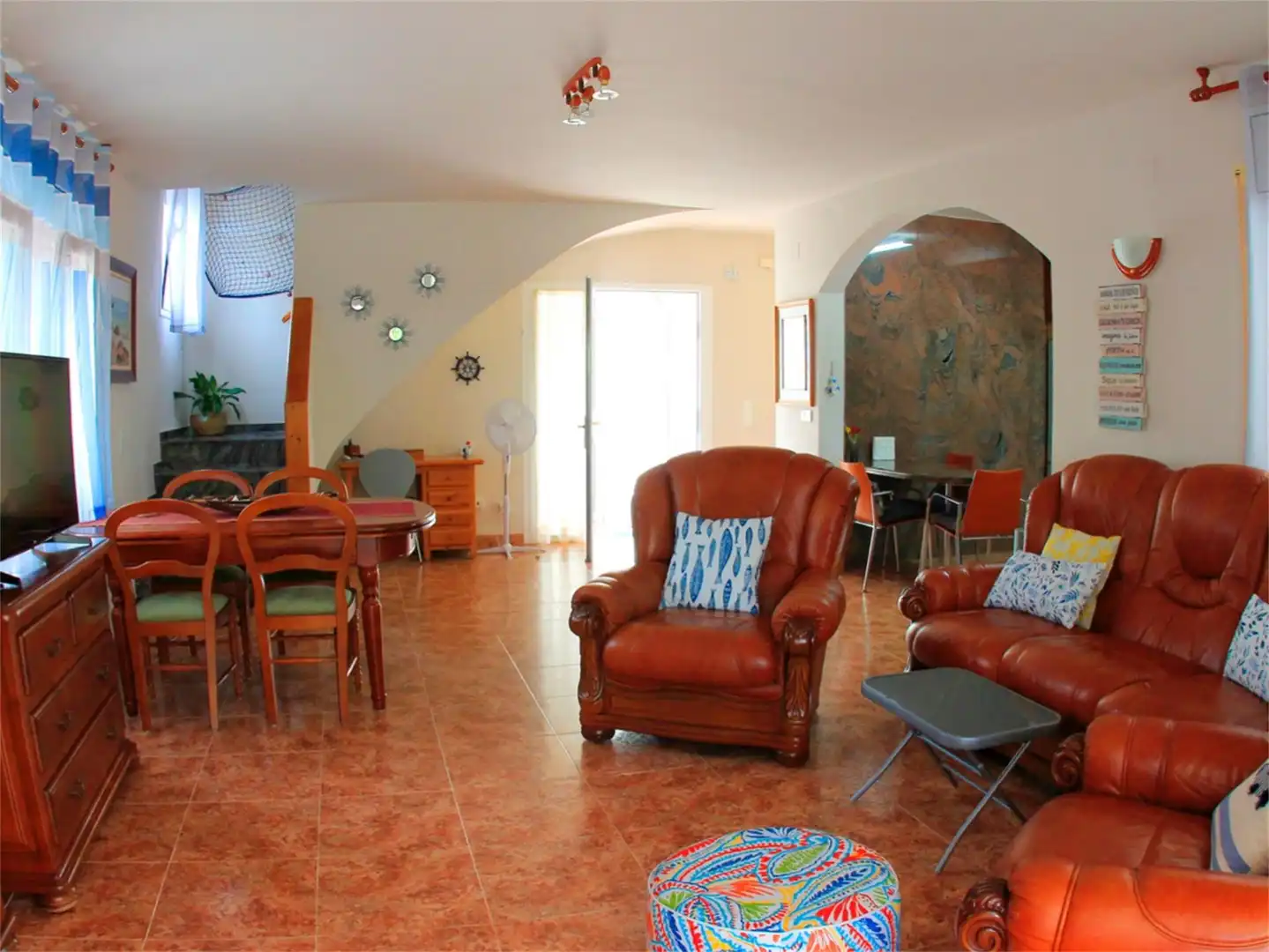 Casa o chalet en venta en Carrer Ginesta, L'Ametlla de Mar pueblo Sala de estar de Casa o chalet en venta en L'Ametlla de Mar con Terraza, Piscina y Balcón