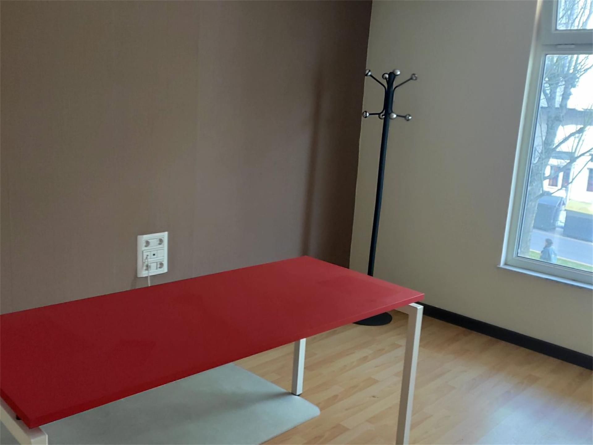 Office for sale in Lugo Capital