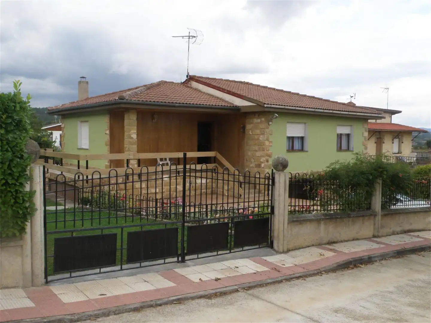 Casa o chalet en venta en Frías Vista exterior de Casa o chalet en venta en Frías con Jardín privado, Terraza y Trastero