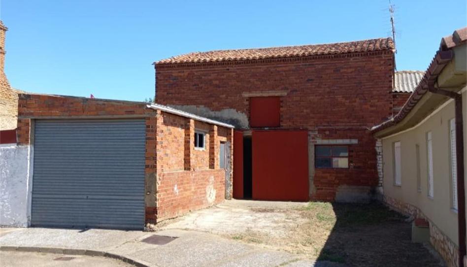 Photo 1 of Country house for sale in Valdepolo, León